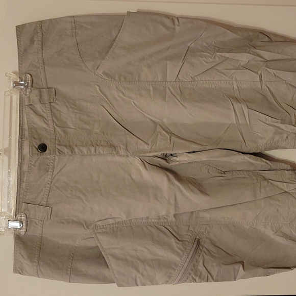 Like New Columbia Insect Blocker Tan Flint Gray Cargo Pants - Picture 3 of 10